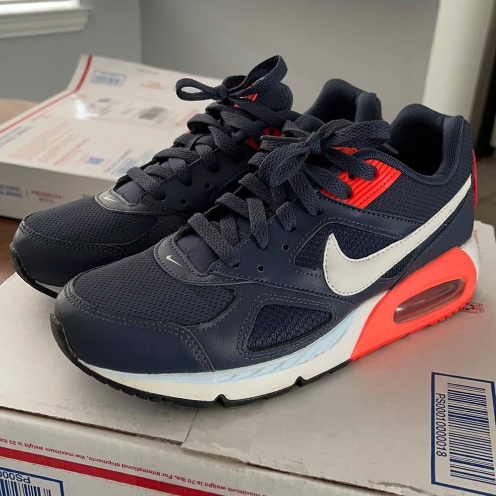 Nike AIR MAX